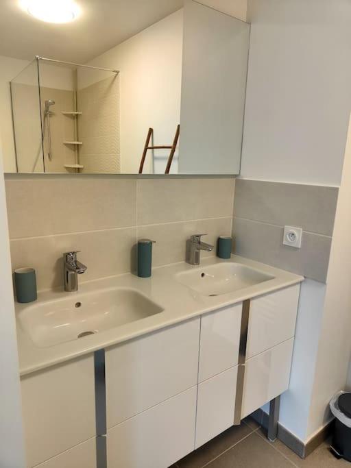 Location De Vacances A Andernos - Appartement 2 Chambres Dans Residence Neuve Εξωτερικό φωτογραφία