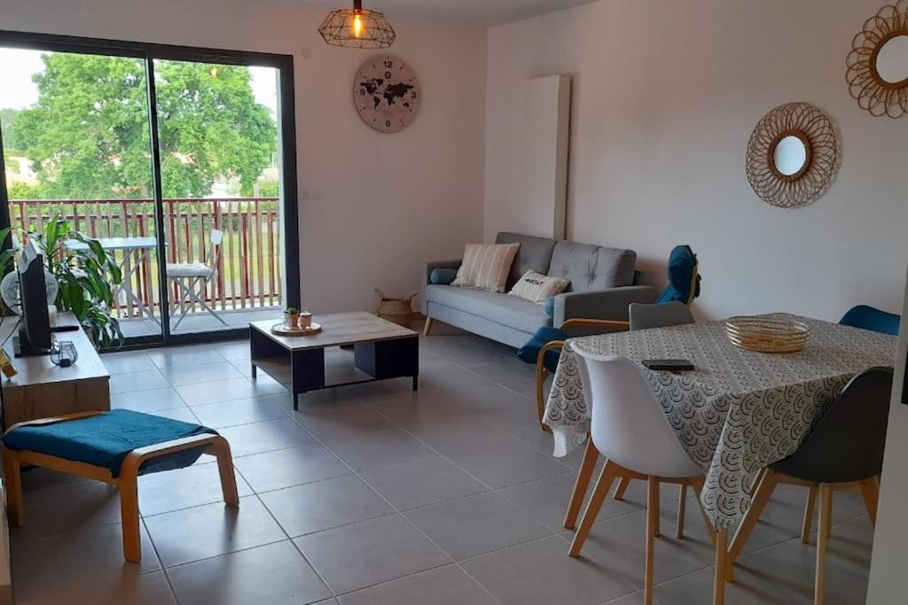 Location De Vacances A Andernos - Appartement 2 Chambres Dans Residence Neuve Εξωτερικό φωτογραφία