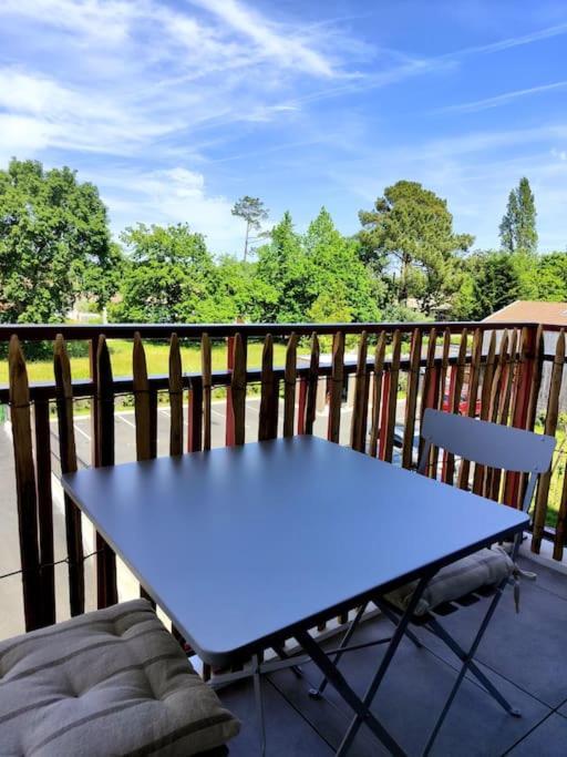 Location De Vacances A Andernos - Appartement 2 Chambres Dans Residence Neuve Εξωτερικό φωτογραφία